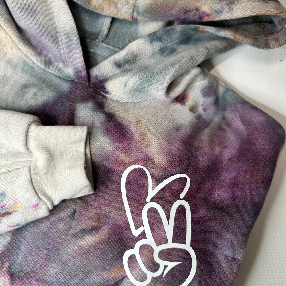 New Women’s Cropped Cinched Bottom Hoodie - image 4